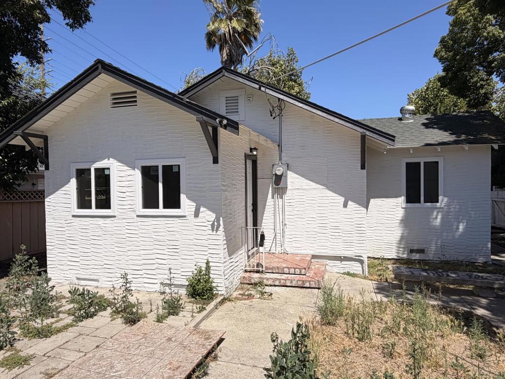 1505 Victoria Dr, Modesto, CA 95351