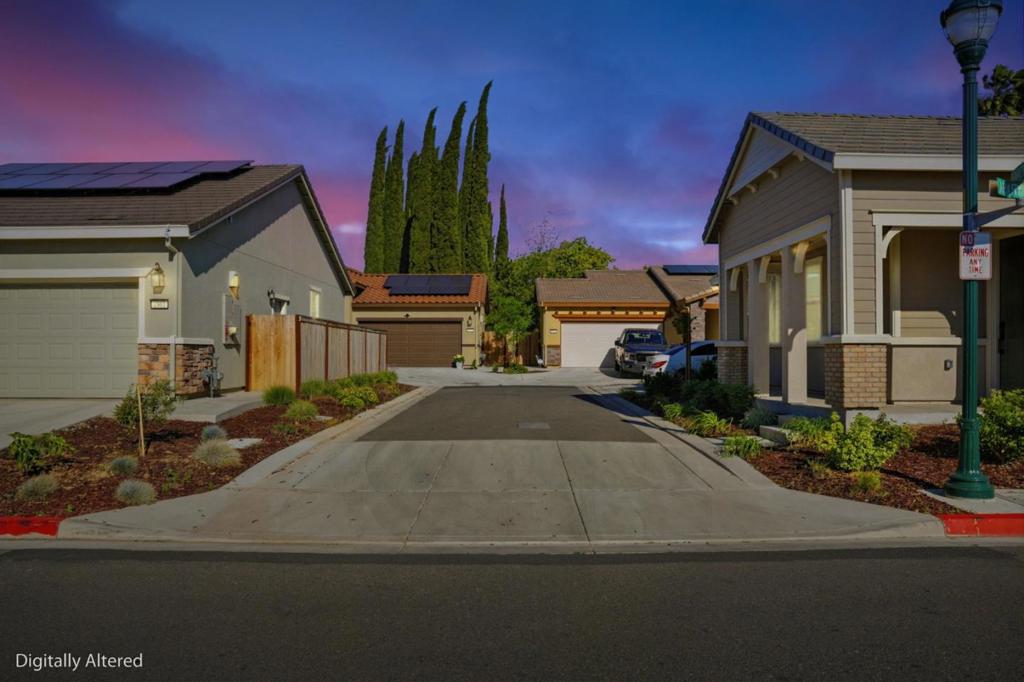 1957 Apiary Way, Hughson, CA 95326