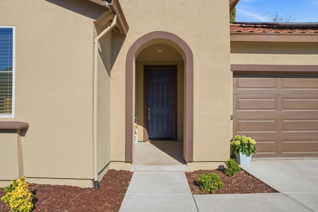 1957 Apiary Way, Hughson, CA 95326