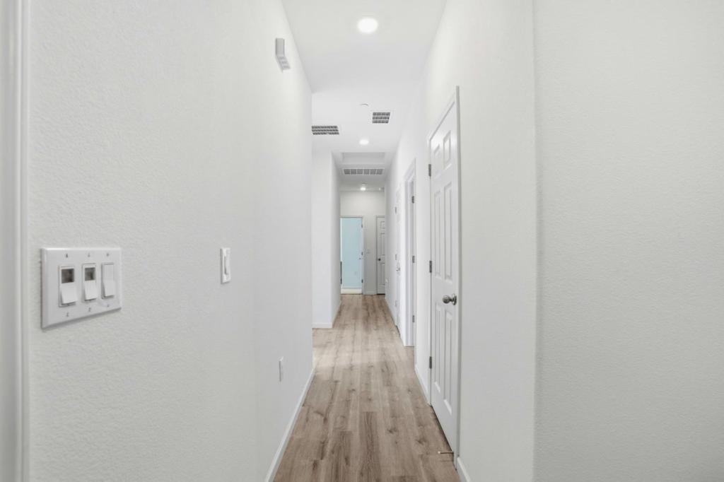 1957 Apiary Way, Hughson, CA 95326