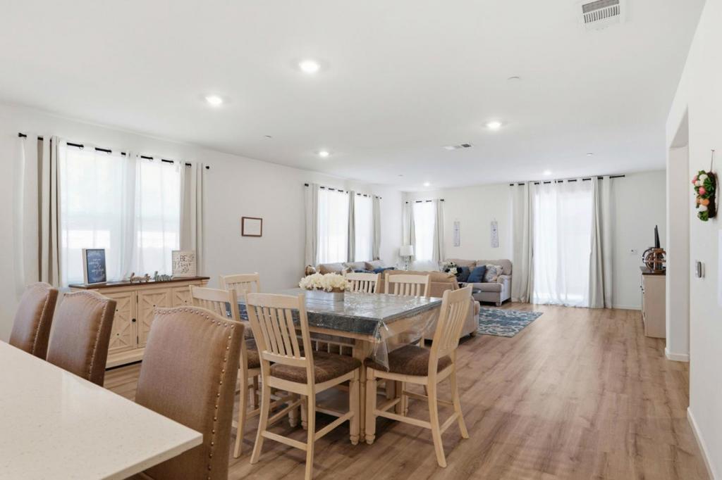 1957 Apiary Way, Hughson, CA 95326