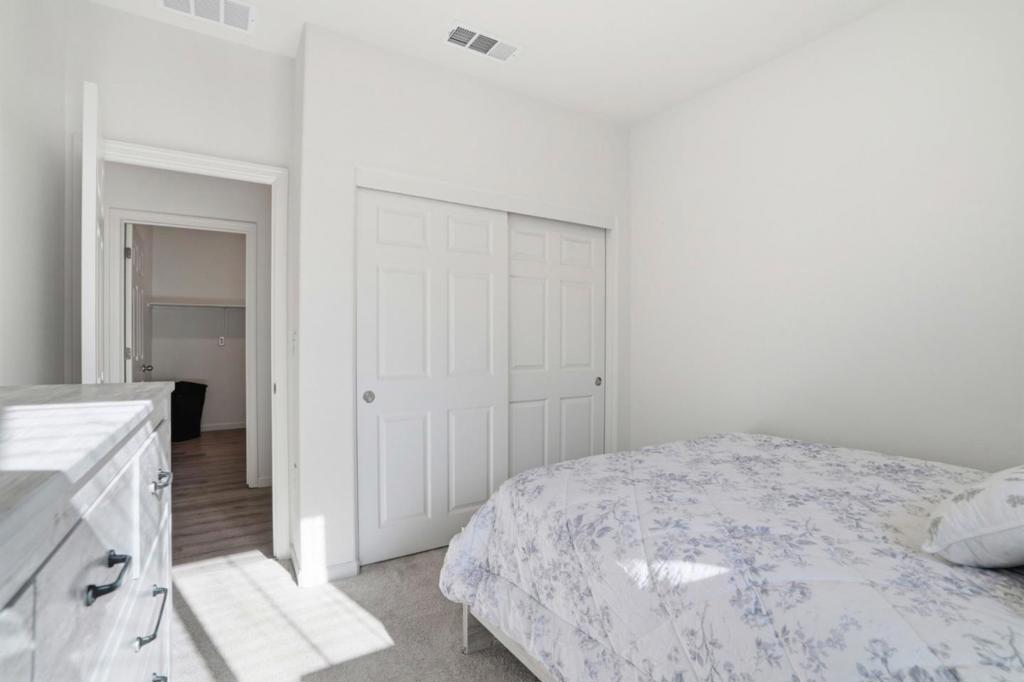 1957 Apiary Way, Hughson, CA 95326