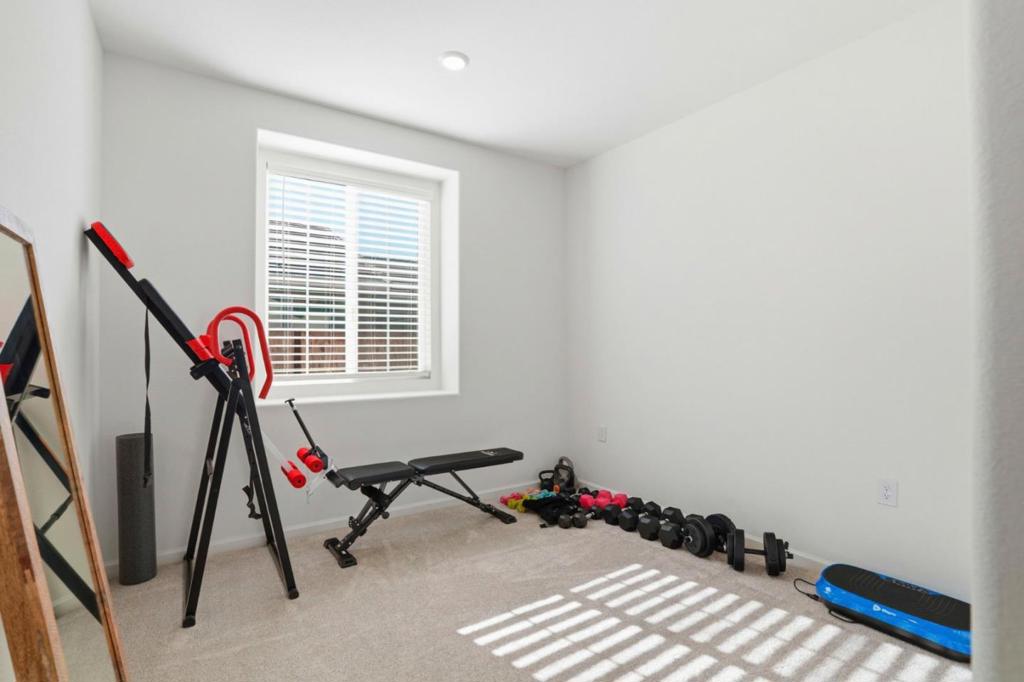 1957 Apiary Way, Hughson, CA 95326