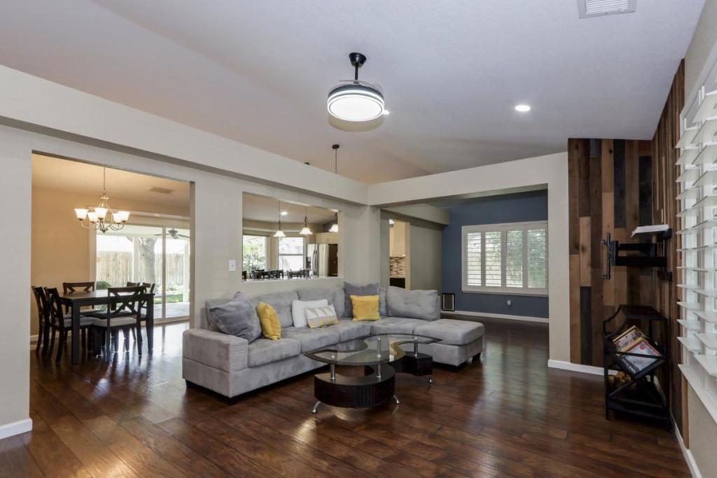 2247 Laguna Way, Los Banos, CA 93635