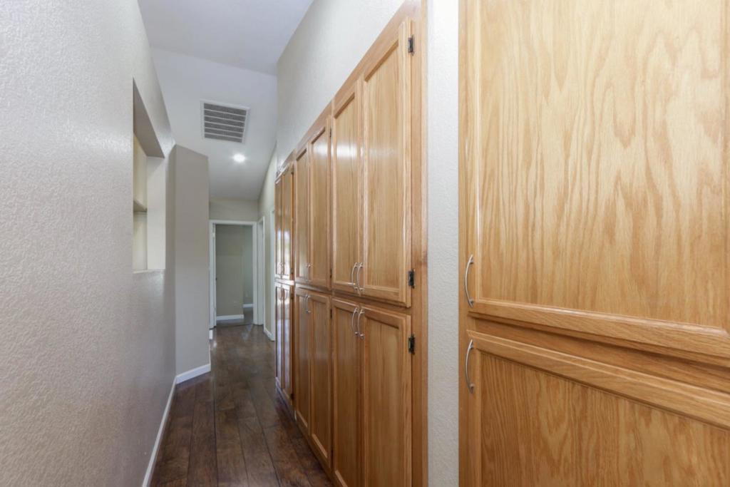 2247 Laguna Way, Los Banos, CA 93635