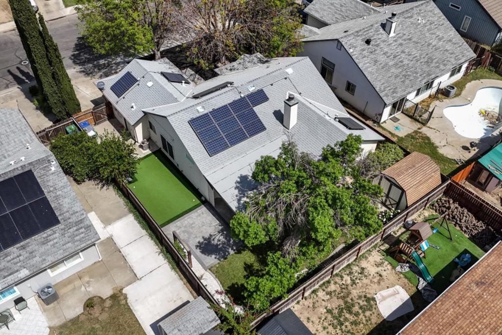 2247 Laguna Way, Los Banos, CA 93635