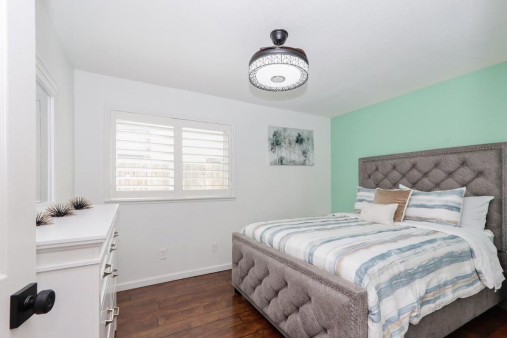 2247 Laguna Way, Los Banos, CA 93635