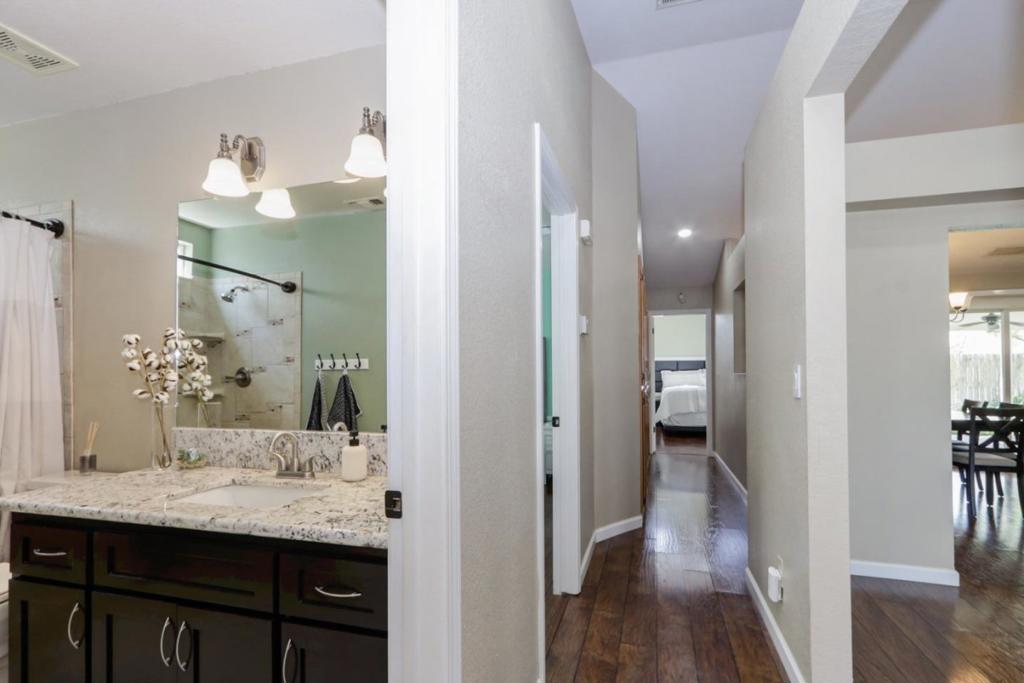 2247 Laguna Way, Los Banos, CA 93635