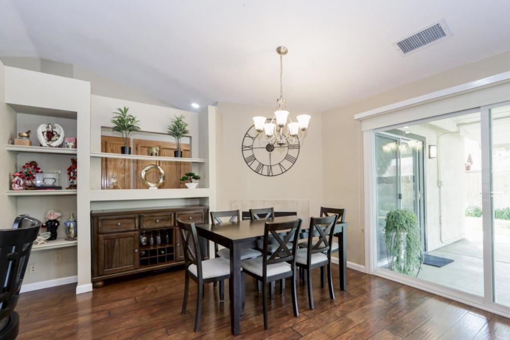 2247 Laguna Way, Los Banos, CA 93635