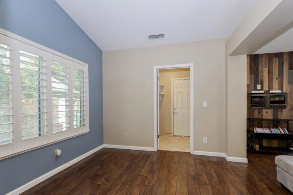 2247 Laguna Way, Los Banos, CA 93635