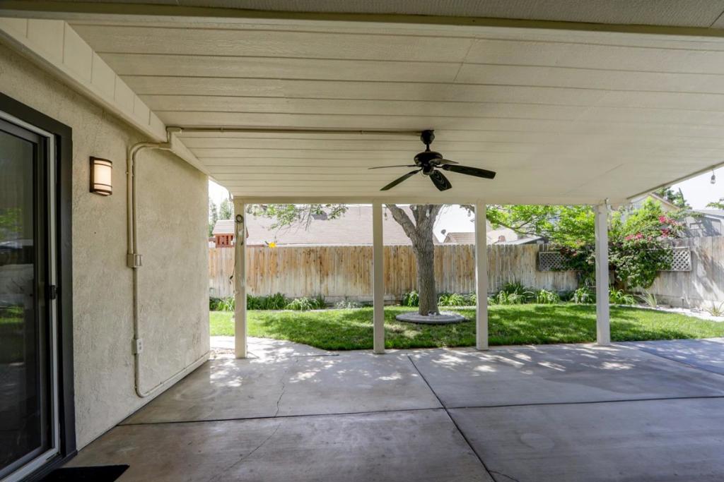 2247 Laguna Way, Los Banos, CA 93635