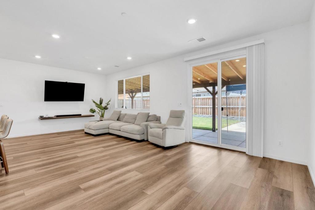 673 Dorset, Patterson, CA 95363