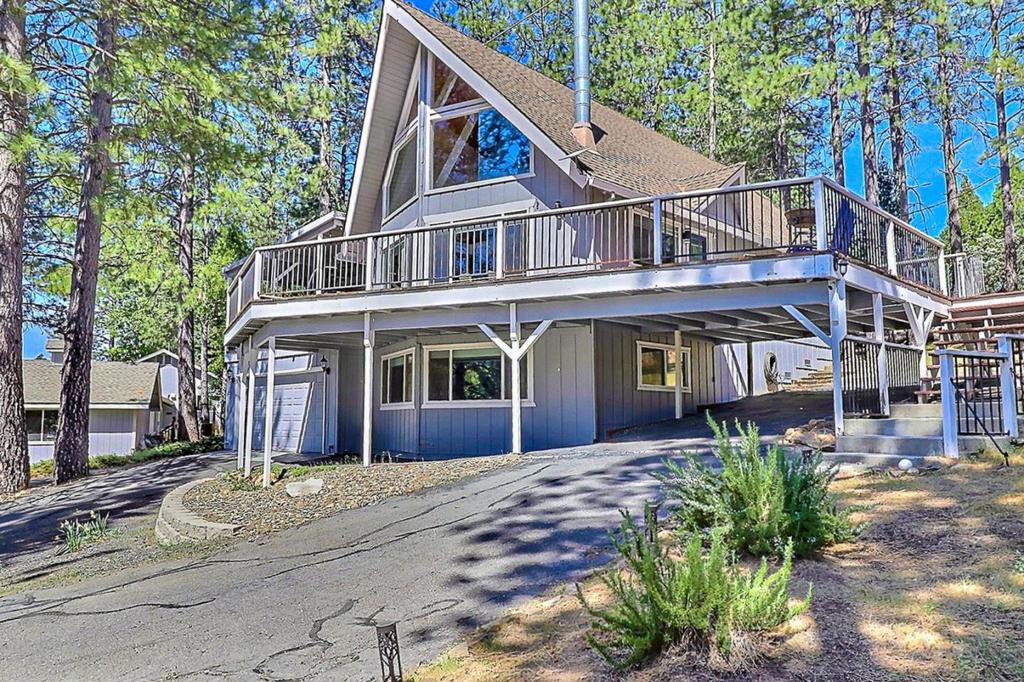 20135 Pine Mountain Dr, Groveland, CA 95321