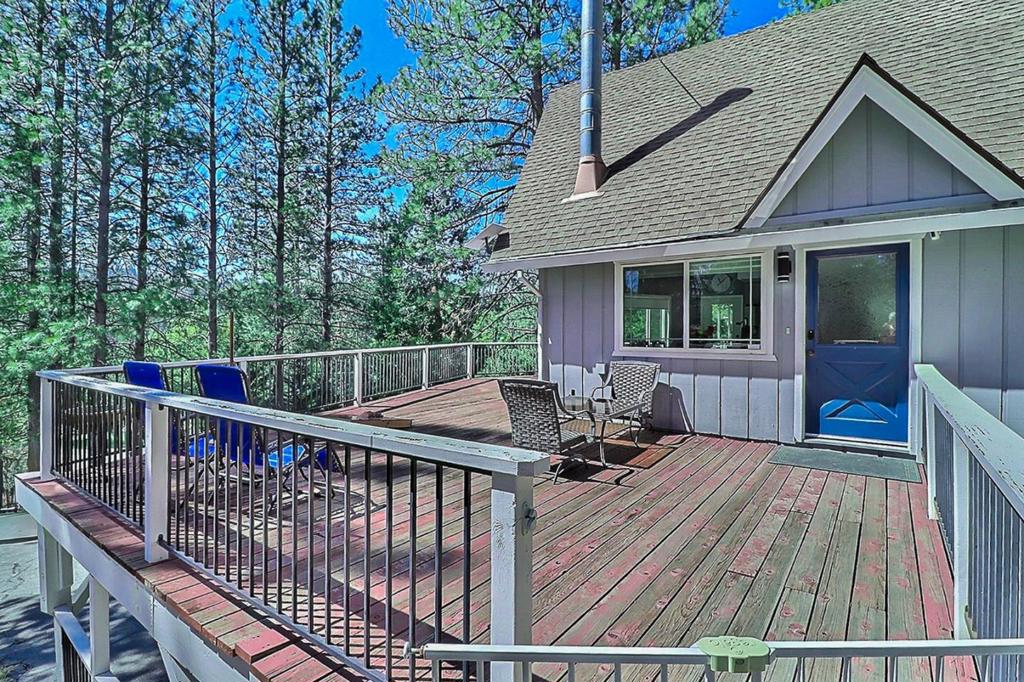 20135 Pine Mountain Dr, Groveland, CA 95321