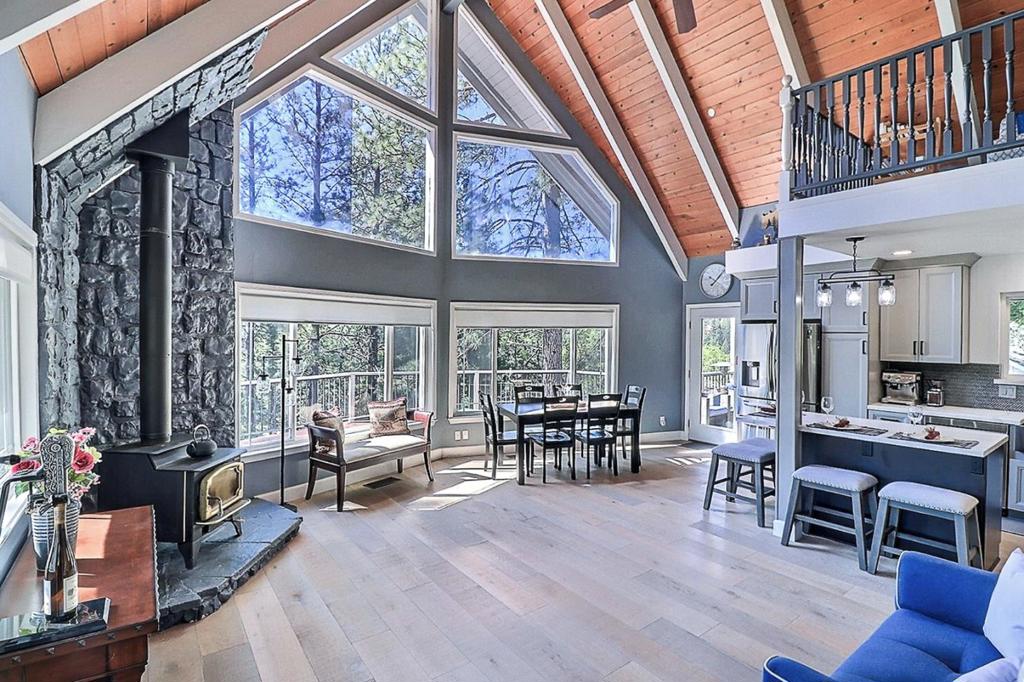 20135 Pine Mountain Dr, Groveland, CA 95321