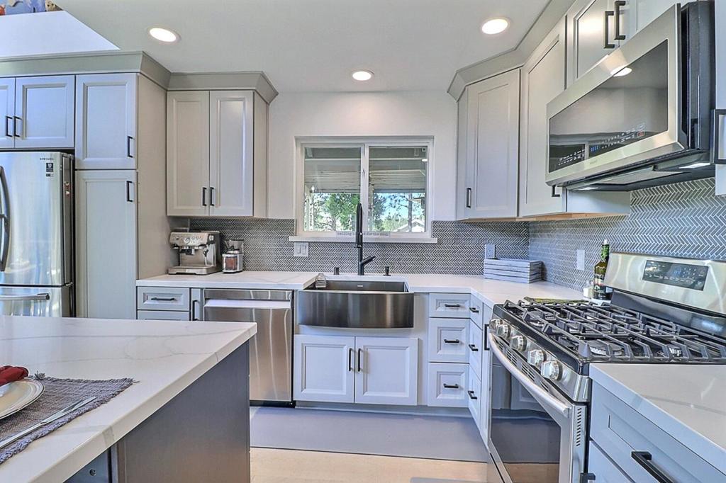 20135 Pine Mountain Dr, Groveland, CA 95321