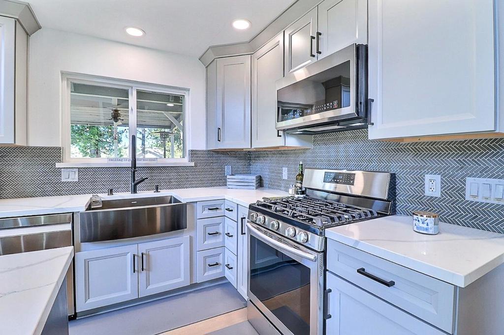 20135 Pine Mountain Dr, Groveland, CA 95321