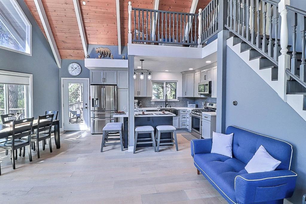 20135 Pine Mountain Dr, Groveland, CA 95321