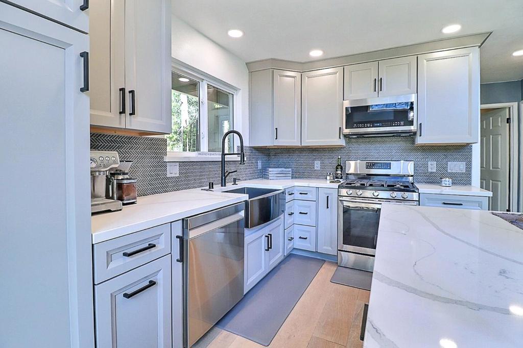 20135 Pine Mountain Dr, Groveland, CA 95321