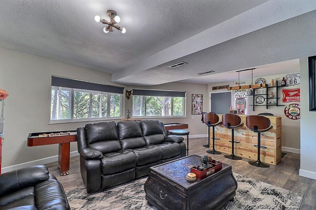 20135 Pine Mountain Dr, Groveland, CA 95321