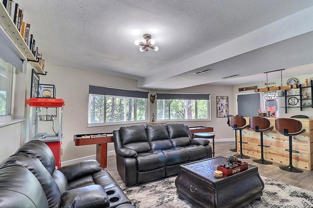 20135 Pine Mountain Dr, Groveland, CA 95321