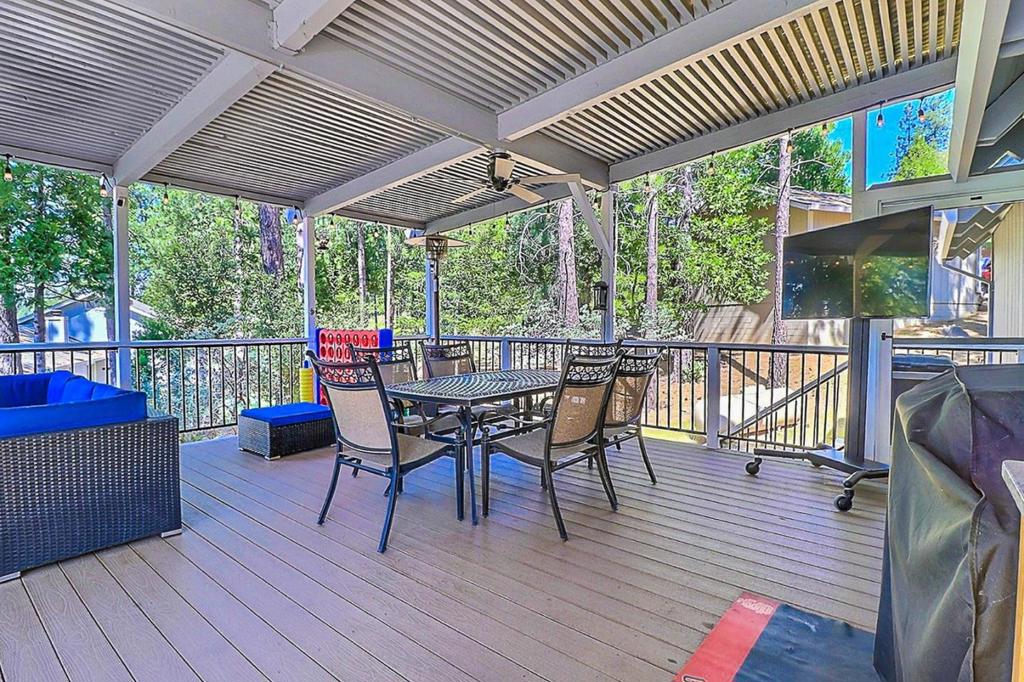 20135 Pine Mountain Dr, Groveland, CA 95321