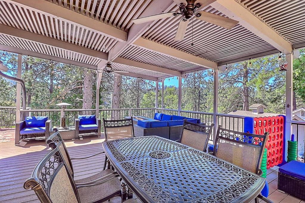 20135 Pine Mountain Dr, Groveland, CA 95321