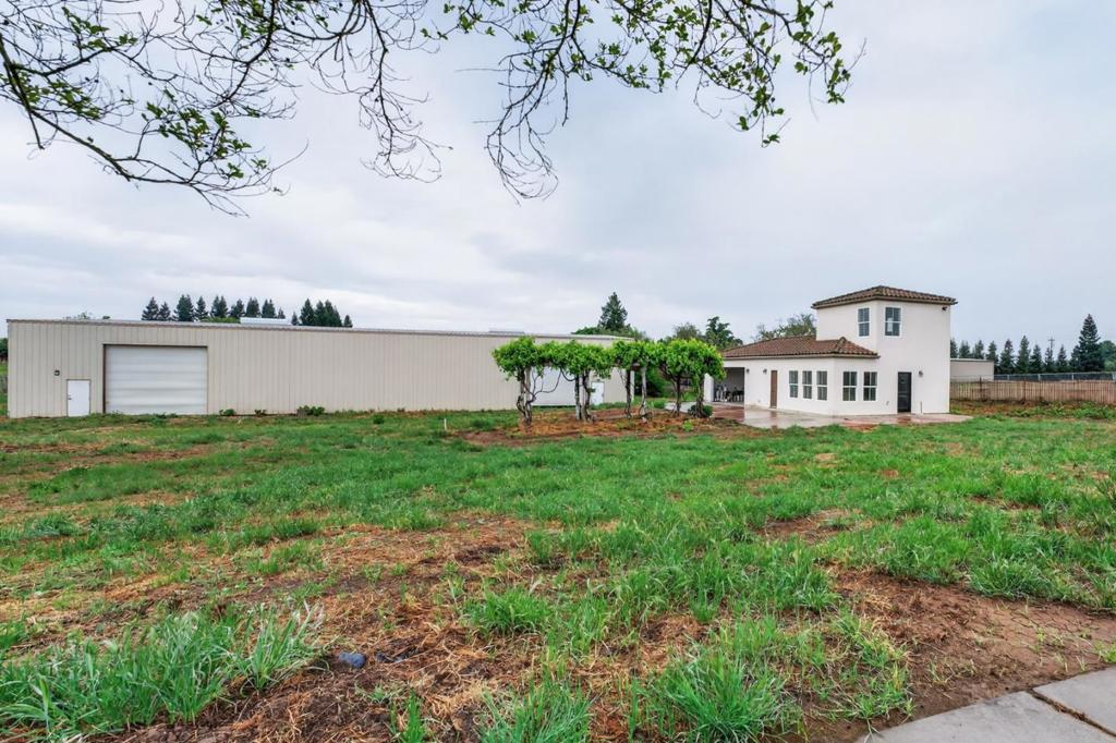 5317 Mesa Dr, Oakdale, CA 95361