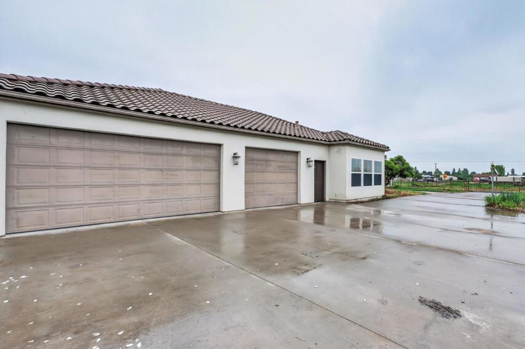 5317 Mesa Dr, Oakdale, CA 95361