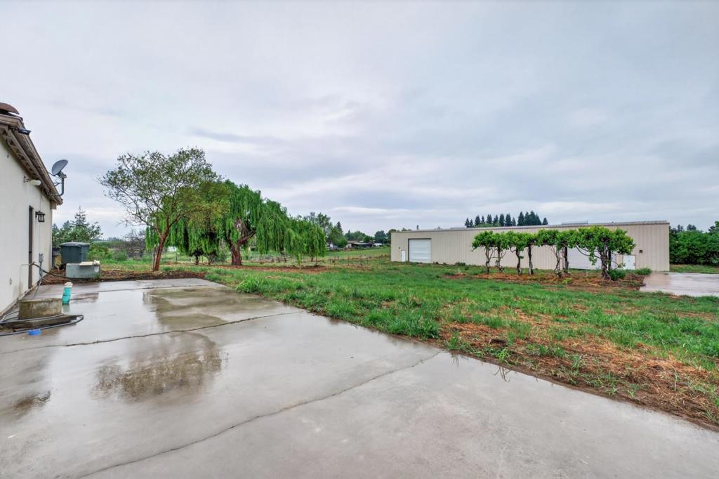 5317 Mesa Dr, Oakdale, CA 95361