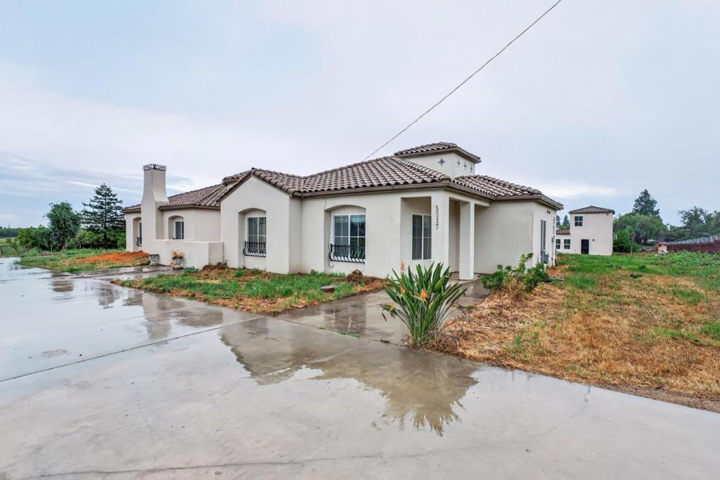 5317 Mesa Dr, Oakdale, CA 95361