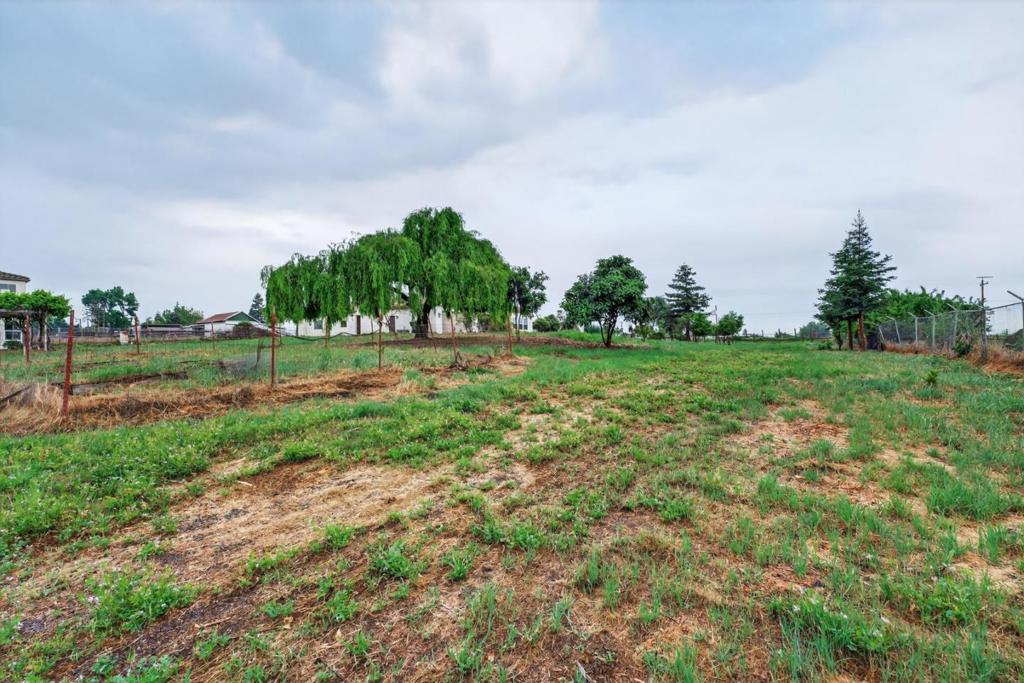 5317 Mesa Dr, Oakdale, CA 95361