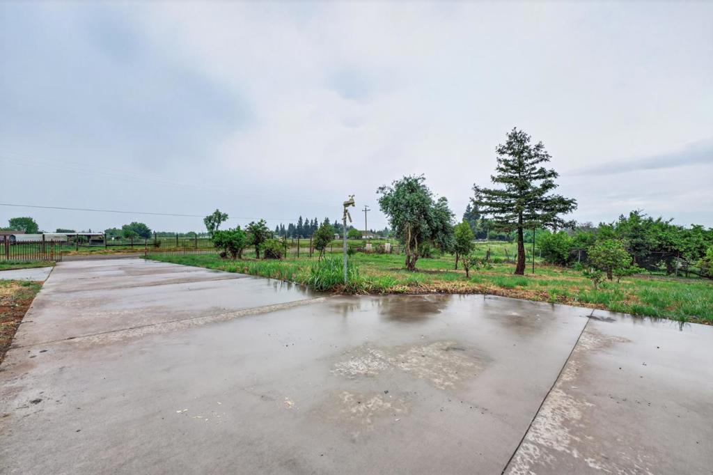 5317 Mesa Dr, Oakdale, CA 95361