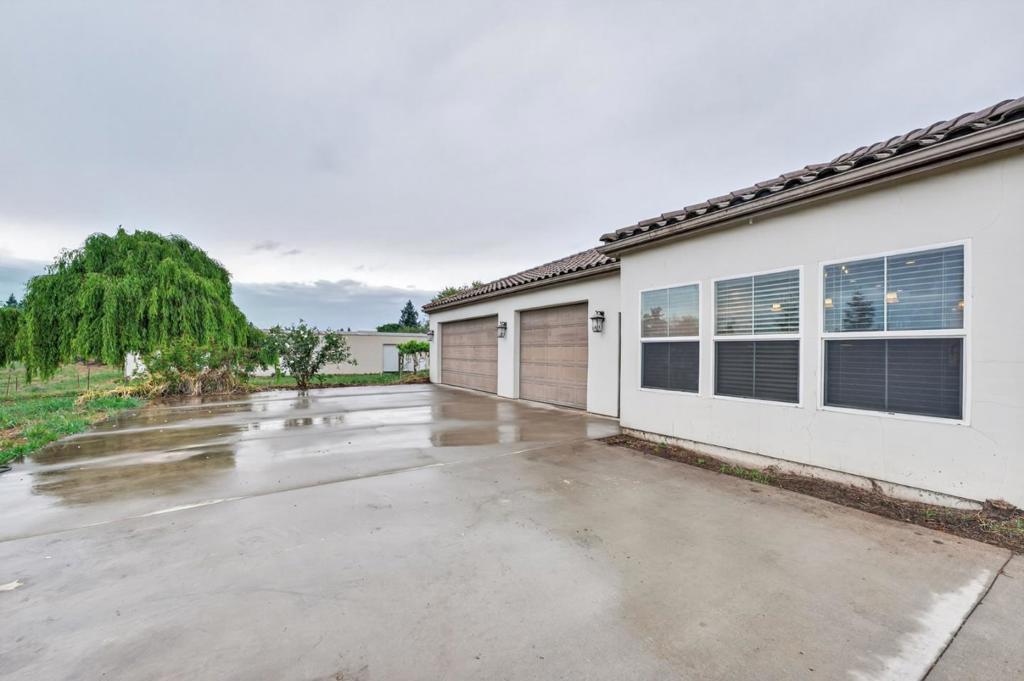 5317 Mesa Dr, Oakdale, CA 95361