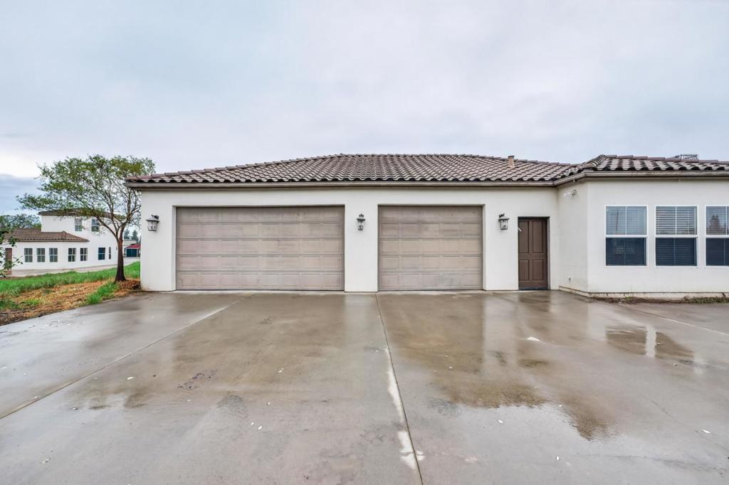 5317 Mesa Dr, Oakdale, CA 95361