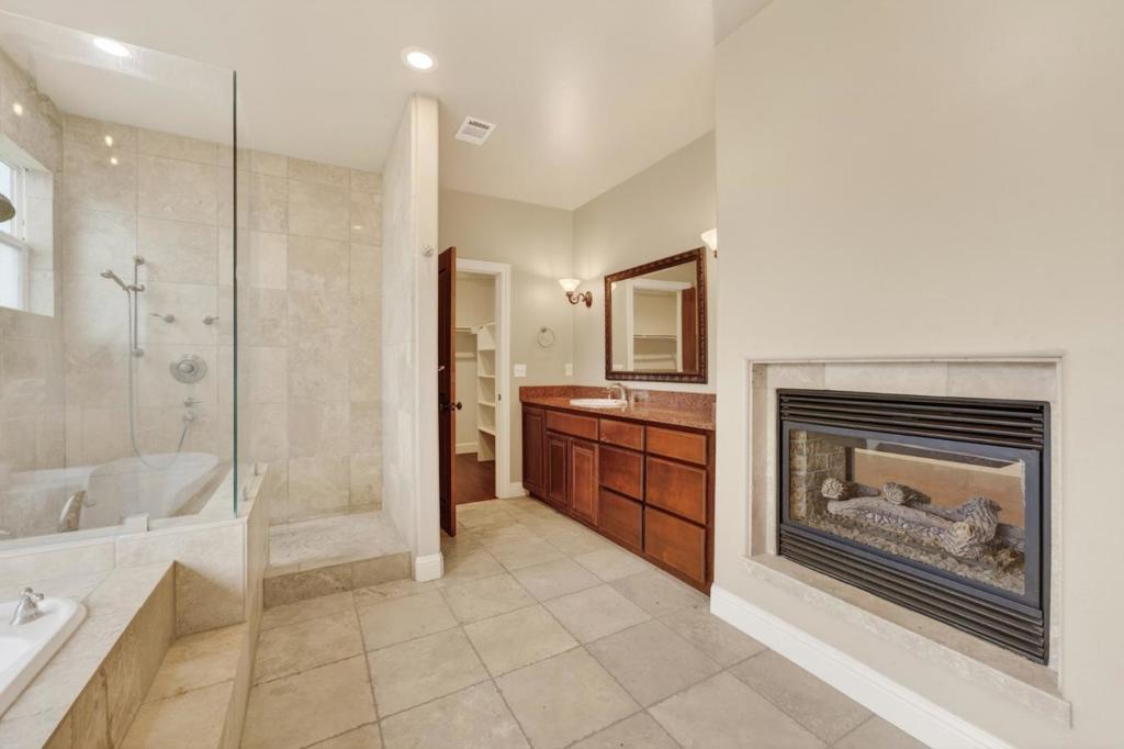 5317 Mesa Dr, Oakdale, CA 95361