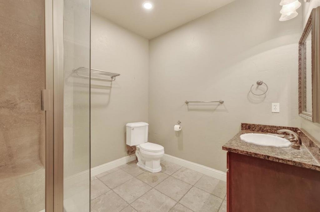 5317 Mesa Dr, Oakdale, CA 95361