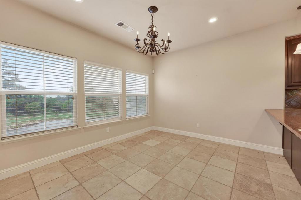 5317 Mesa Dr, Oakdale, CA 95361