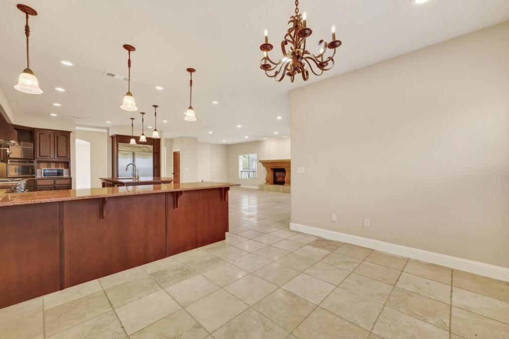 5317 Mesa Dr, Oakdale, CA 95361