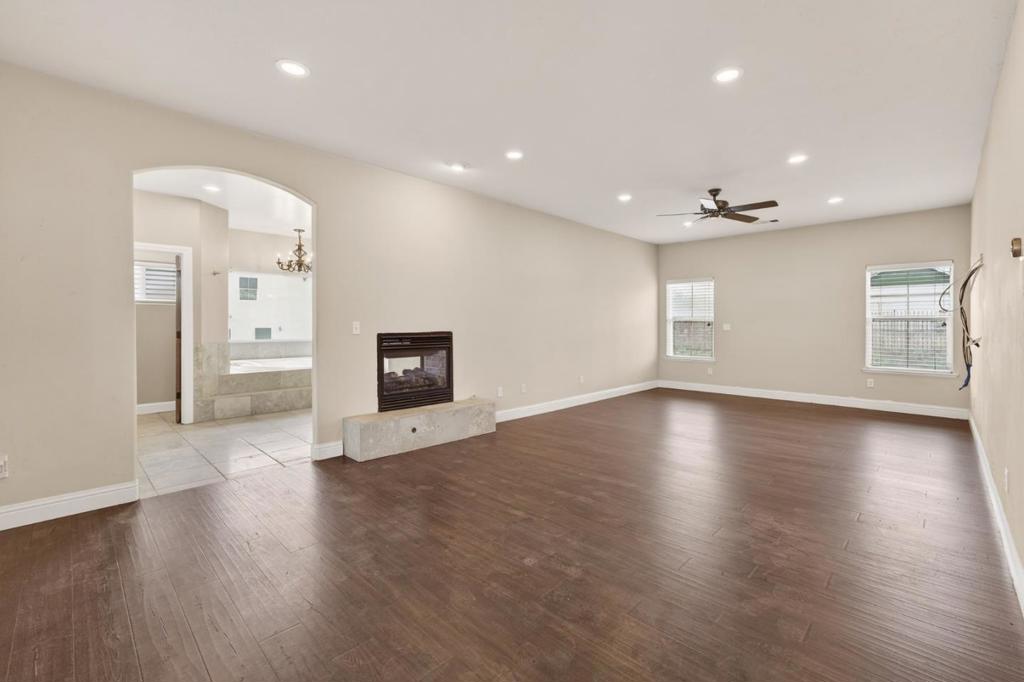 5317 Mesa Dr, Oakdale, CA 95361