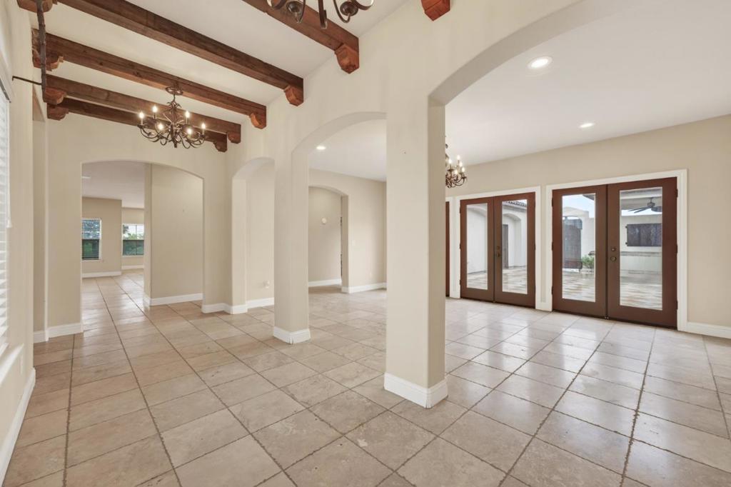 5317 Mesa Dr, Oakdale, CA 95361