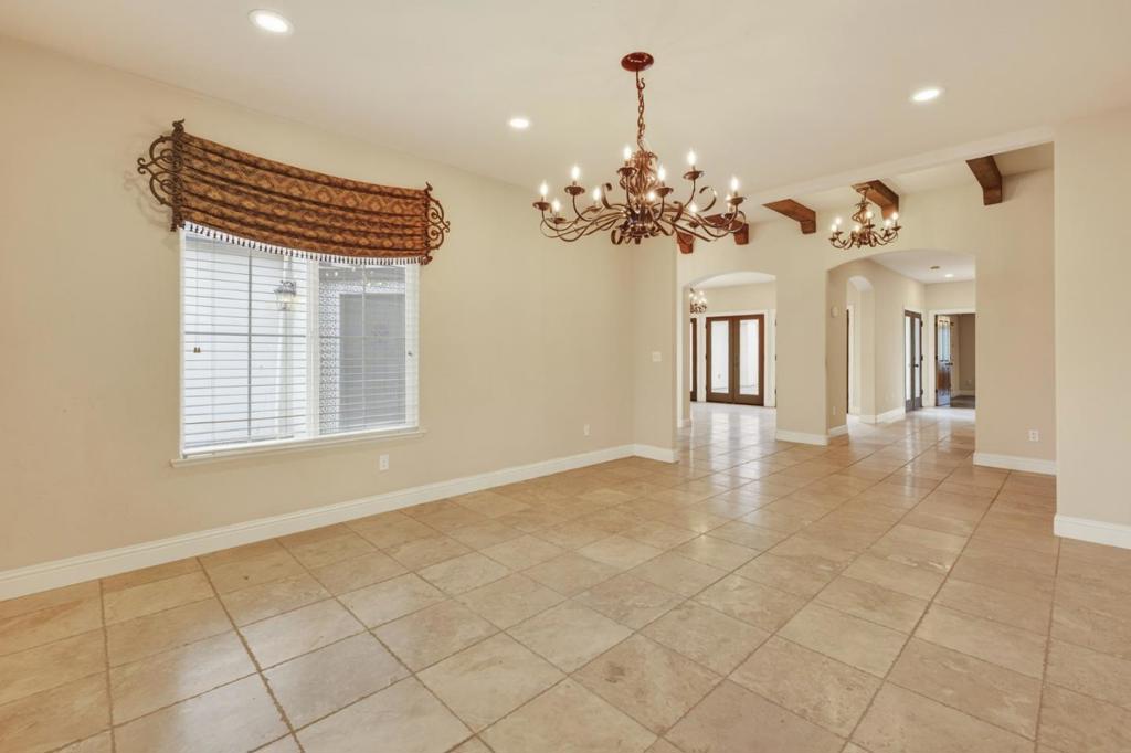 5317 Mesa Dr, Oakdale, CA 95361