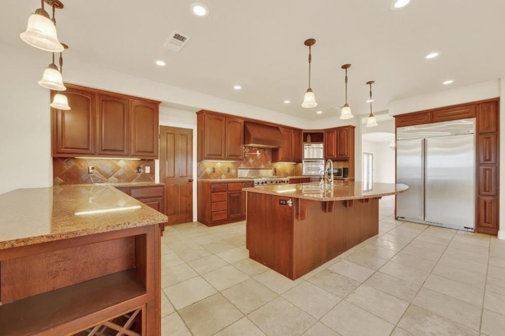 5317 Mesa Dr, Oakdale, CA 95361