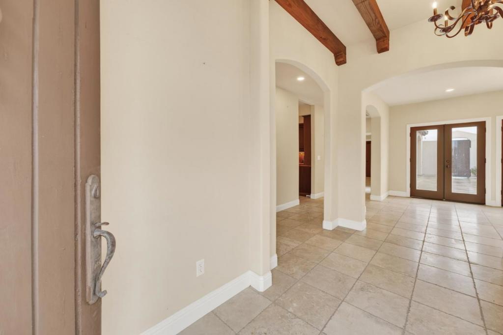 5317 Mesa Dr, Oakdale, CA 95361