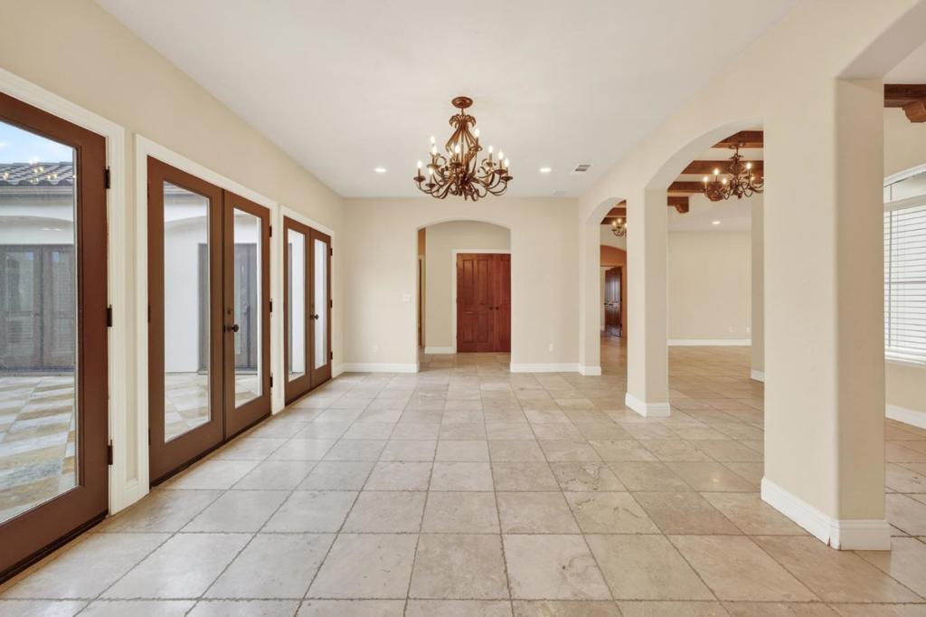 5317 Mesa Dr, Oakdale, CA 95361