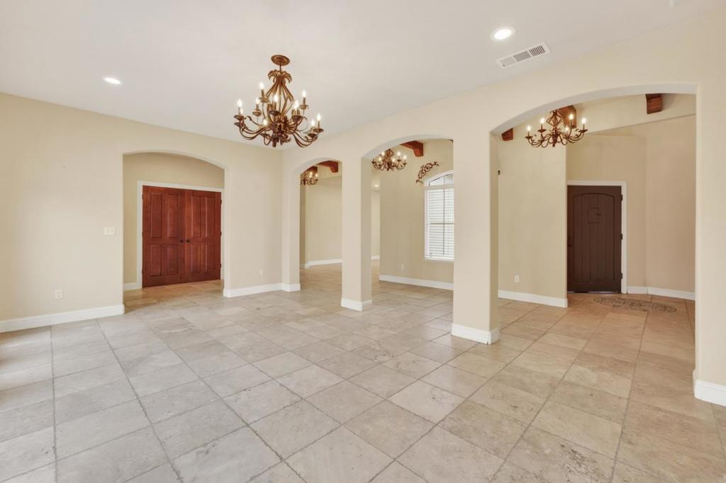 5317 Mesa Dr, Oakdale, CA 95361