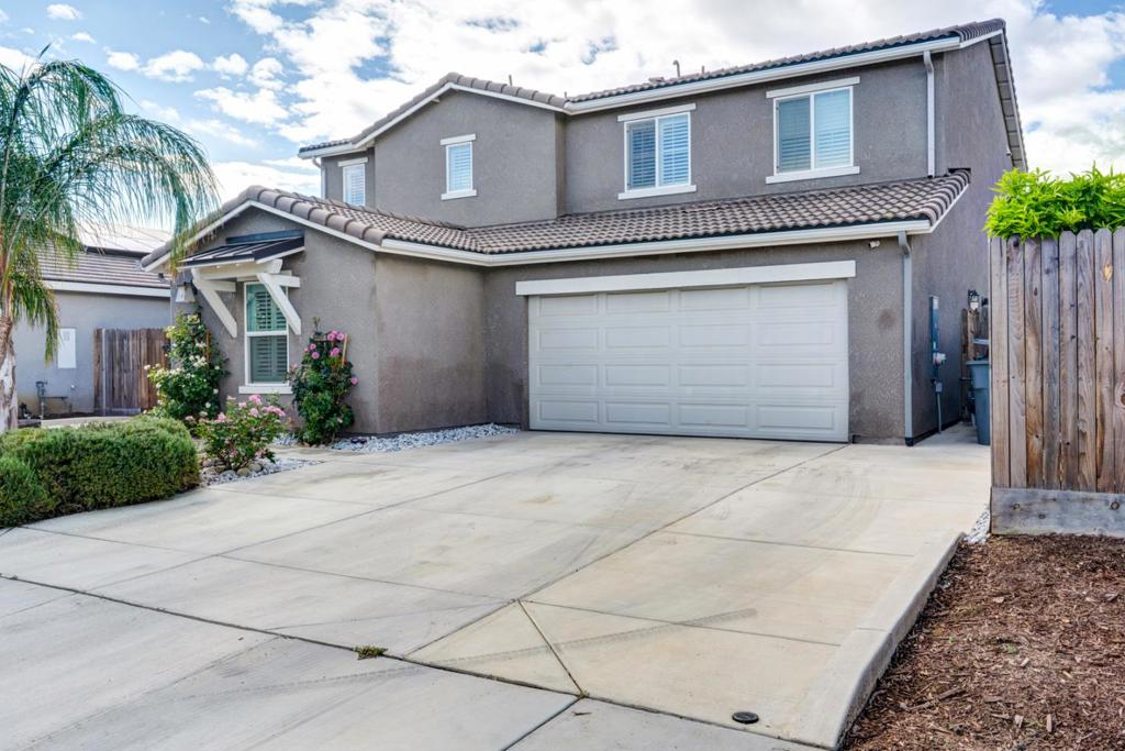 409 Sansoni St, Los Banos, CA 93635