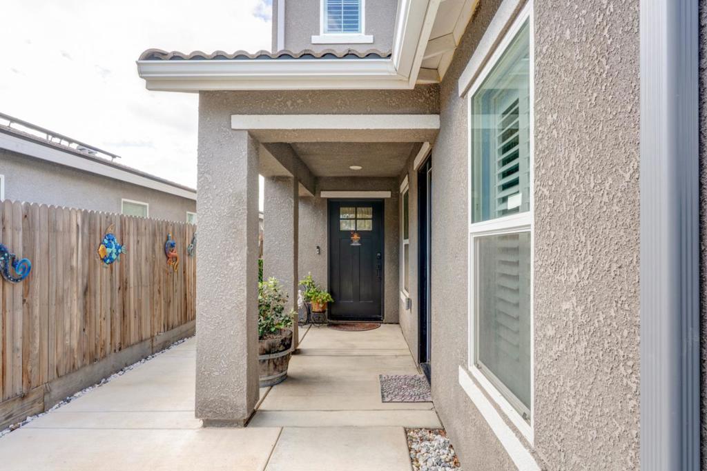 409 Sansoni St, Los Banos, CA 93635