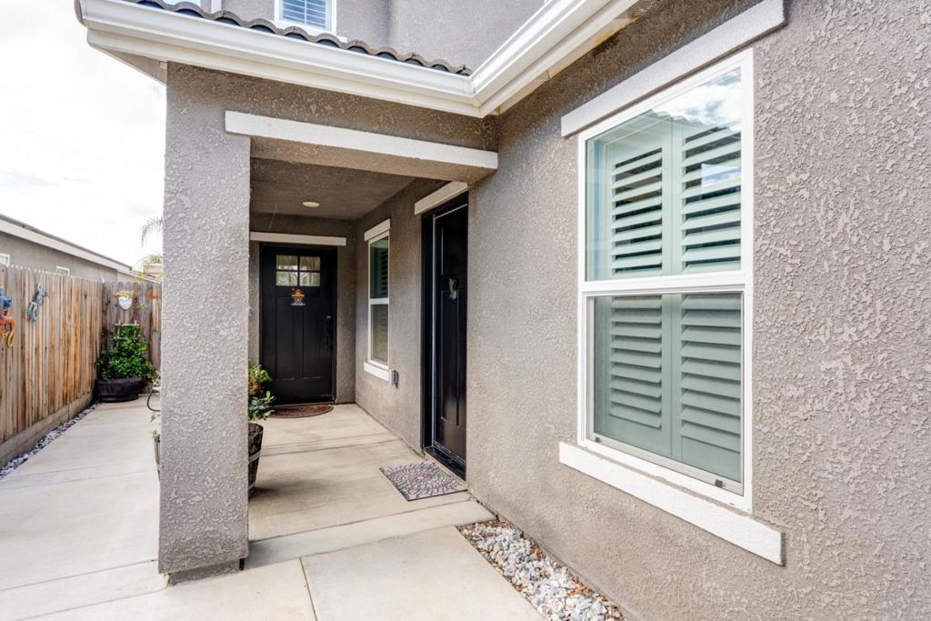 409 Sansoni St, Los Banos, CA 93635