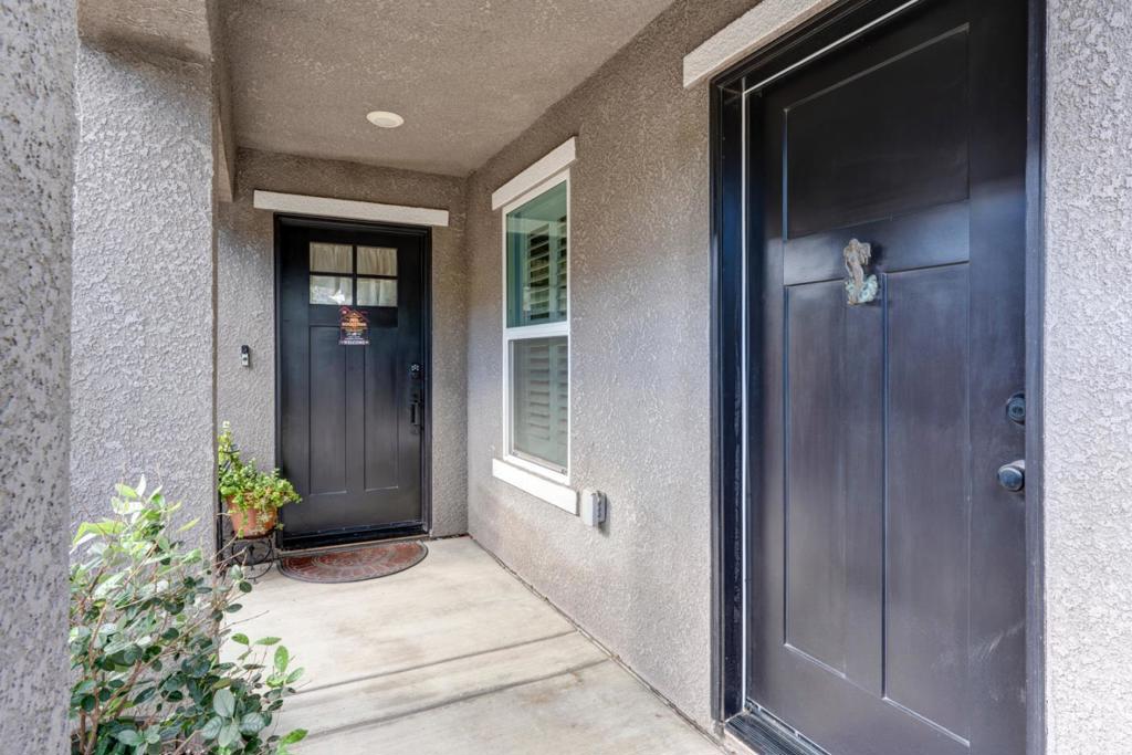 409 Sansoni St, Los Banos, CA 93635